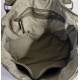 Acker Militärgrüne Handtasche aus italienischem Leder - Handgefertigte Ledertasche aus Italien: Details und Trageansichten