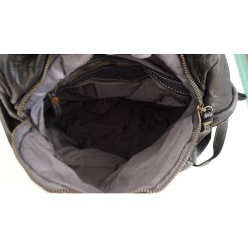 Aim Rucksack aus gewaschenem Leder in Grau - Handgefertigte Ledertasche aus Italien: Details und Trageansichten