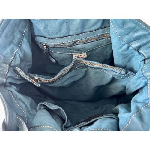 Elow Italienisch Gefertigte Petrolblaue Ledertasche Tote - Handgefertigte Ledertasche aus Italien: Details und Trageansichten