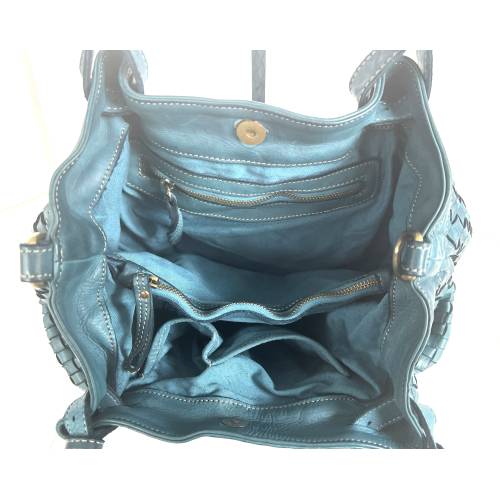 Elow Italienisch Gefertigte Petrolblaue Ledertasche Tote - Handgefertigte Ledertasche aus Italien: Details und Trageansichten
