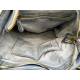 Elya Schultertasche aus gewaschenem Leder in Jeansblau - Handgefertigte Ledertasche aus Italien: Details und Trageansichten