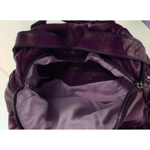 Jerry Rucksack aus gewaschenem Leder in Bordeaux - Handgefertigte Ledertasche aus Italien: Details und Trageansichten