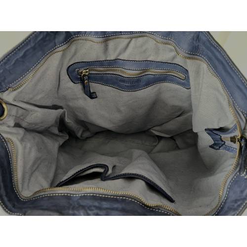 Kaila Tote Tasche aus gewaschenem Leder in Marineblau - Handgefertigte Ledertasche aus Italien: Details und Trageansichten