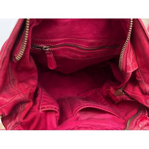 Victoria faltbare Tote Tasche aus gewaschenem Leder in Kirschrot - Handgefertigte Ledertasche aus Italien: Details und Trageansichten